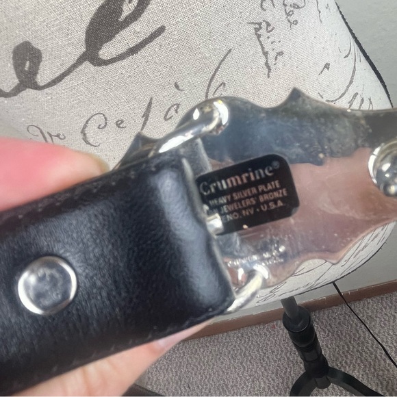 Vintage Crumrine Ladies silver plated belt buckle on blk leather belt-34” - Picture 9 of 10